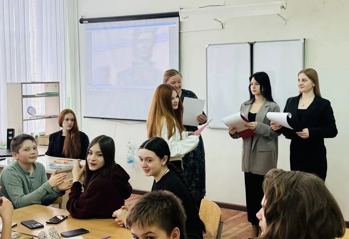 👩‍🏭В преддверии Международного женского дня заместитель директора Бараева Надежда Геннадьевна совмес