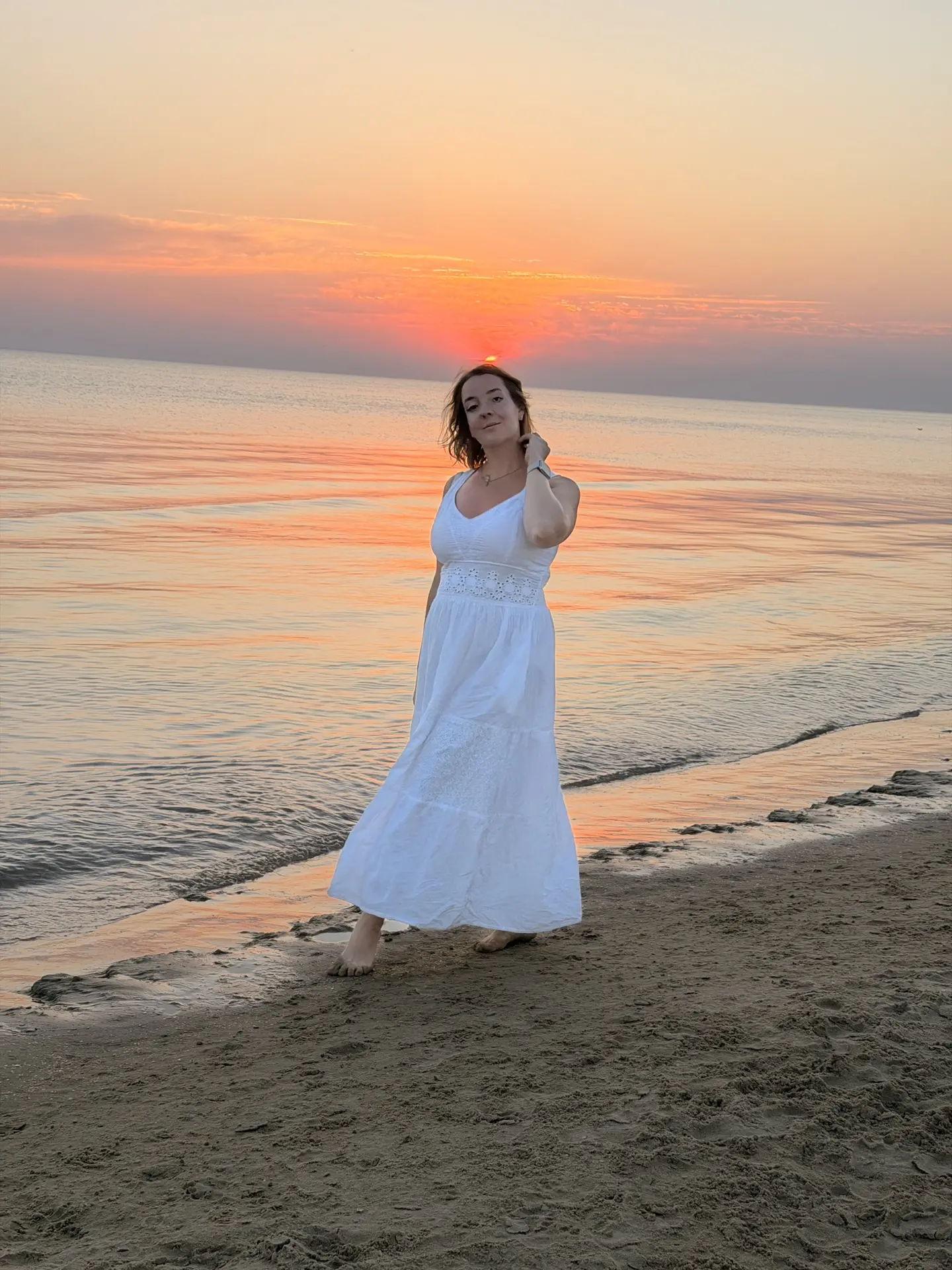 🌅И даже успели меня пофоткать немножко. Очень хотелось искупаться, но Любушка решила, ...