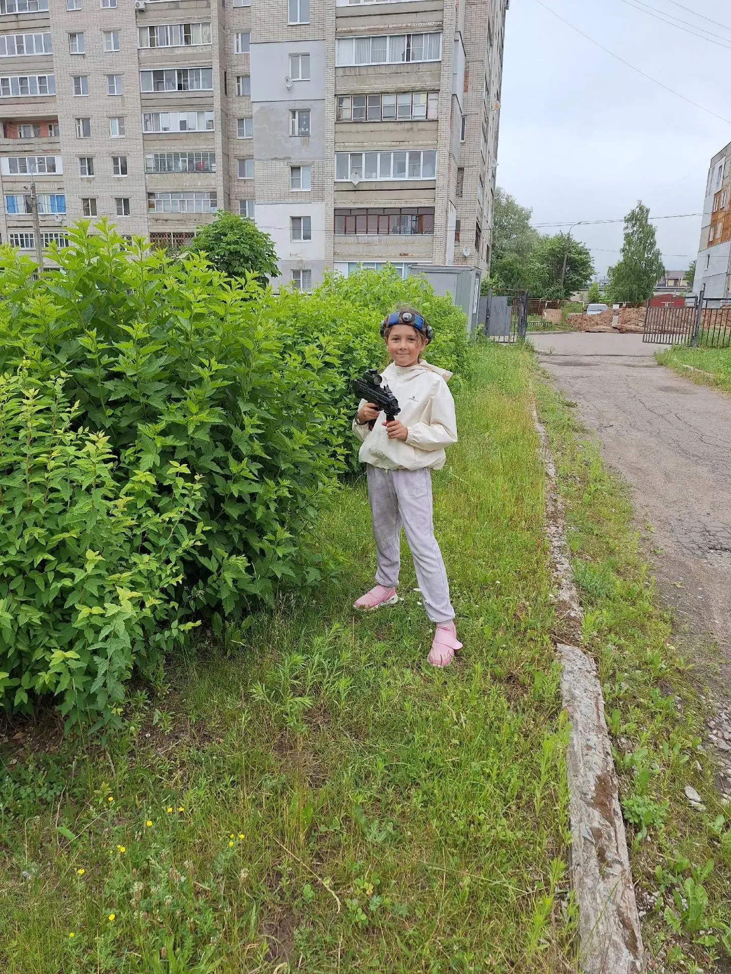 Лазертаг в лагере школы №69: командный дух и яркие эмоции.
 
В летнем лагере Центра образования — шк