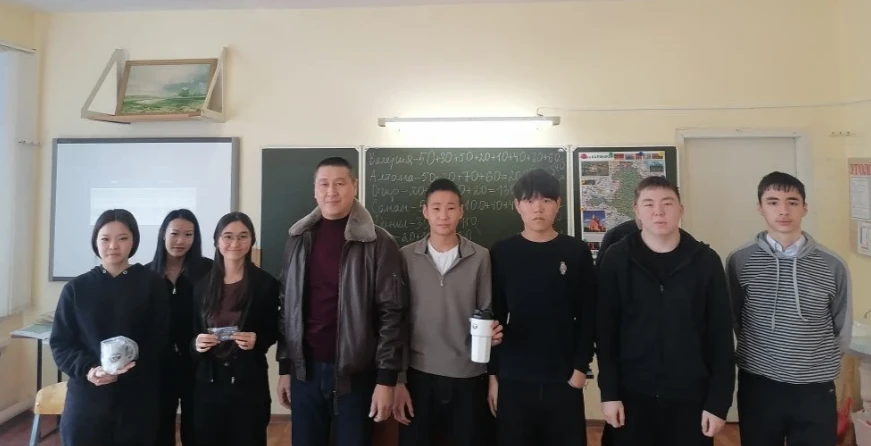 В республике проходят мероприятия ко Дню молодого избирателя  Руководители Элистинской территориальн