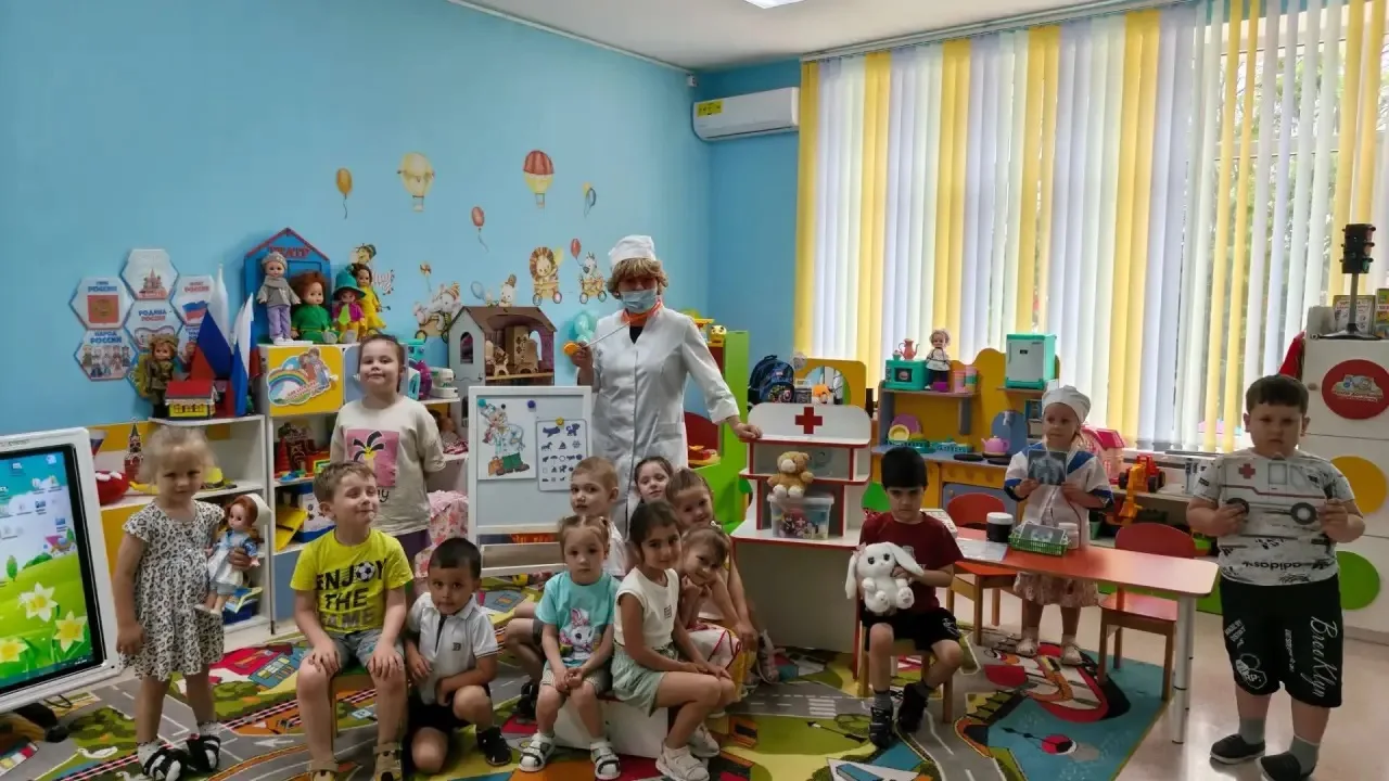 17 июня прошёл день, посвящённый одной из самых нужных и важных профессий - День детского врача. С р
