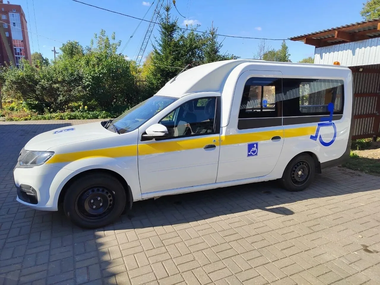 🚕«Социальное такси»  🏡🚖На территории Смоленской области 20 комплексными центрами социального обслужи