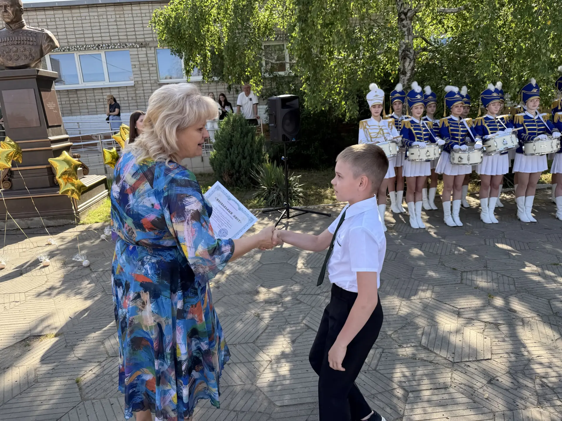 Ура-ура-ура! 🎉 Сегодня у нас не просто день, а настоящий праздник — «Здравствуй, лето!» ☀️🌈  И прямо