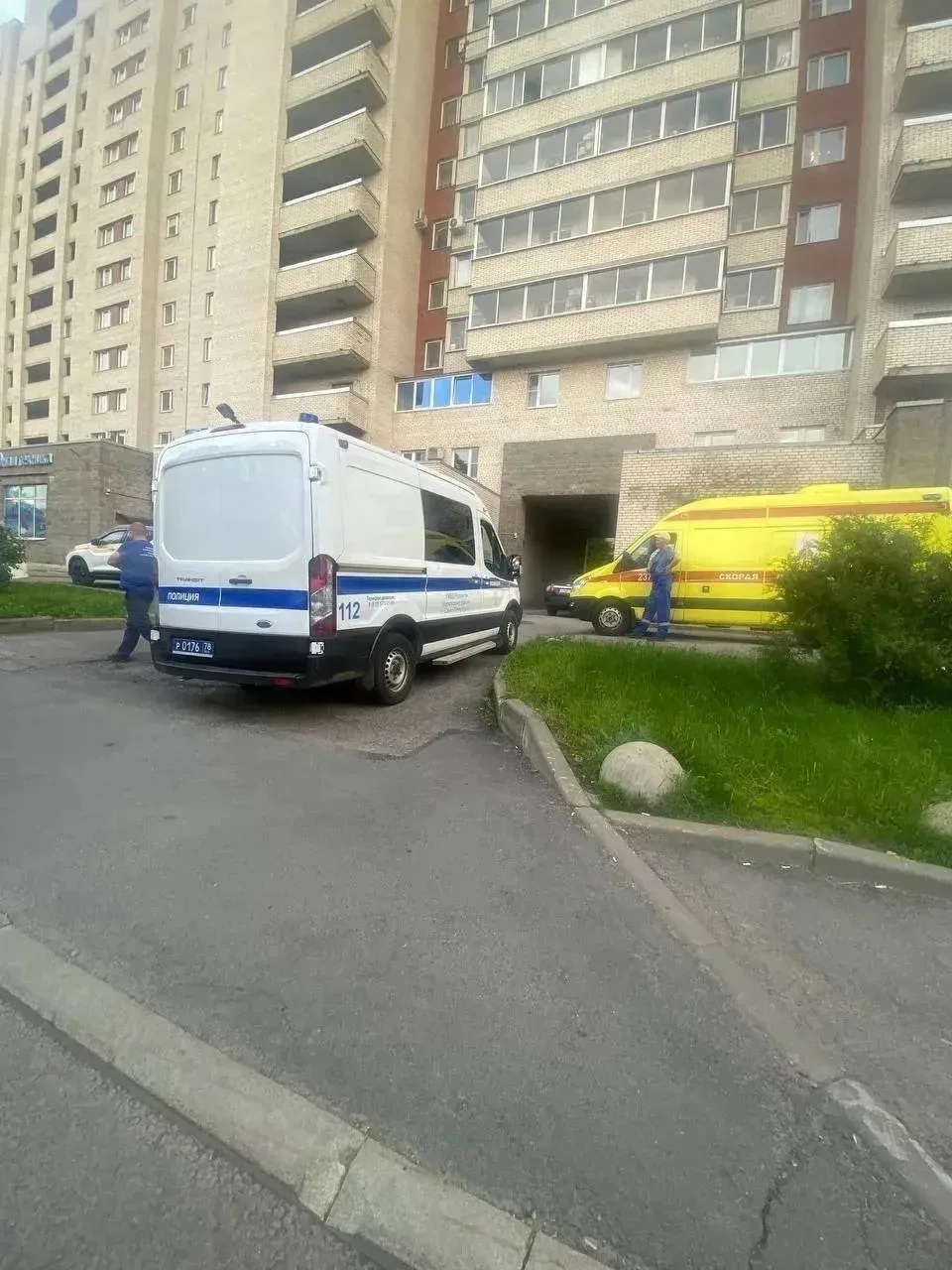 😳 Подросток выпал из окна в Московском районе

Жители дома 36к1 на улице Типанова сообщили, что нак