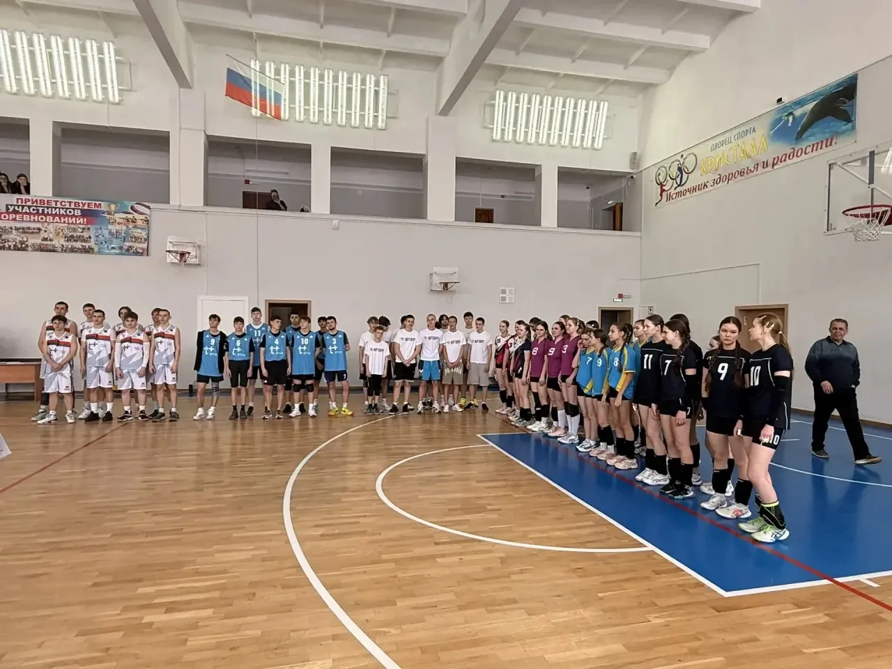 ПОЗДРАВЛЯЕМ наших серебряных чемпионов 🎉🏐  💥Сегодня наша команда девушек по волейболу в крутом соста