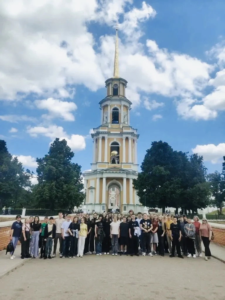 📜Где рождается поэзия📜

Летние каникулы для учеников 6-7 классов нашей гимназии начались с увлекат