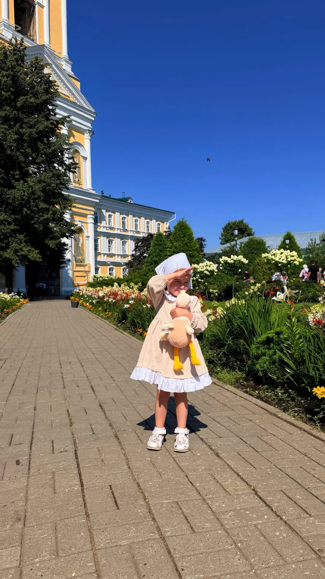 Дорогие подписчики. 

📌 Я всегда пишу о том, что записки и цветы можно передать всё то  время, пока