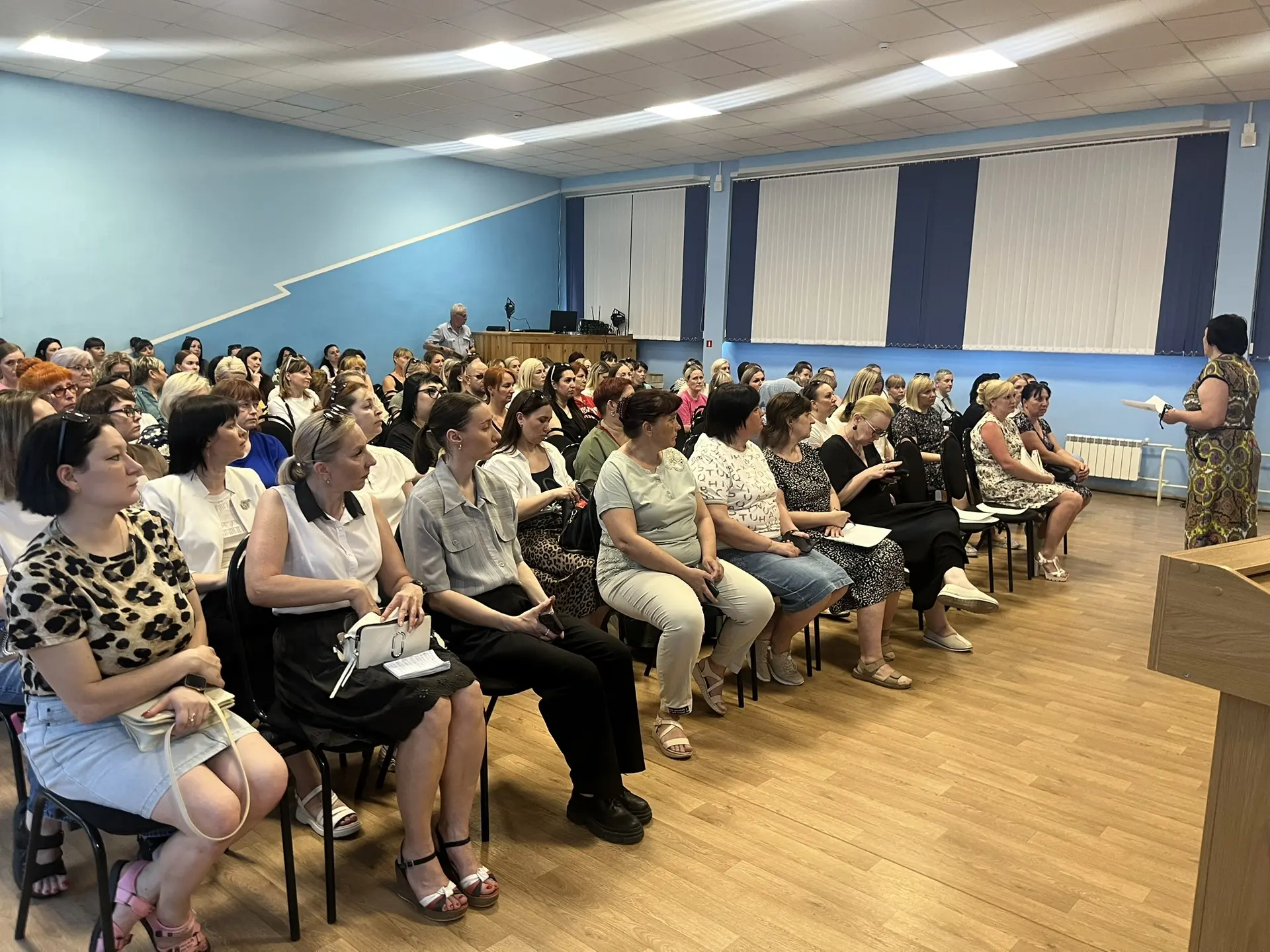 👥 Общешкольное родительское собрание перед каникулами  В преддверии летних каникул прошло общешкольн
