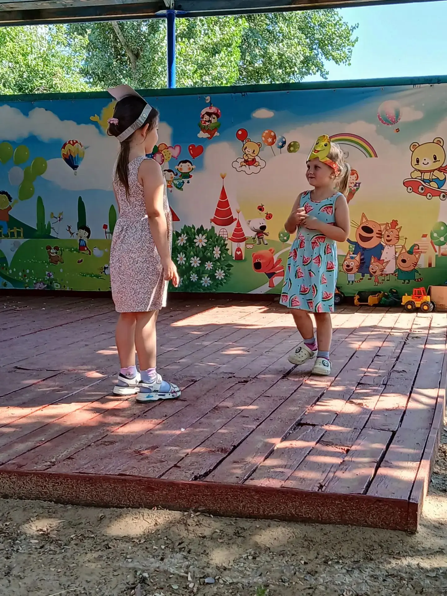 21 июля — День Летнего театра! ☀️

В этот чудесный день наши воспитанники вспомнили любимую сказку «