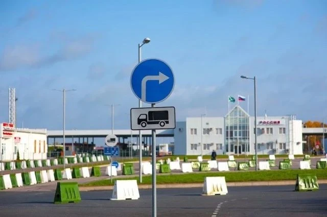 Калининградская таможня предупредила об увеличении очередей на границе с Польшей в выхо...