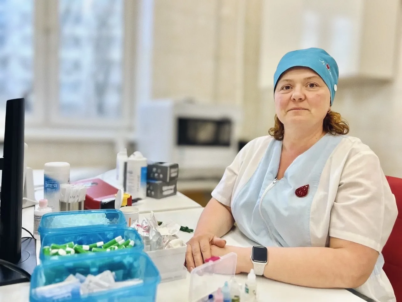Лабораторный техник Центра крови Подмосковья о том, как определяют группу крови донора  🩸В Междунаро