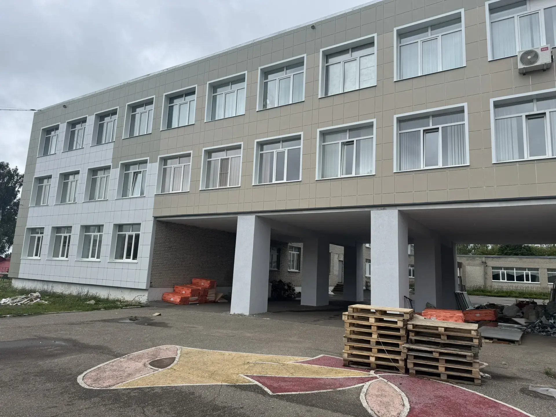 На контроле прокуратуры Пензенского района находится ход капитального ремонта школы в селе Богословк
