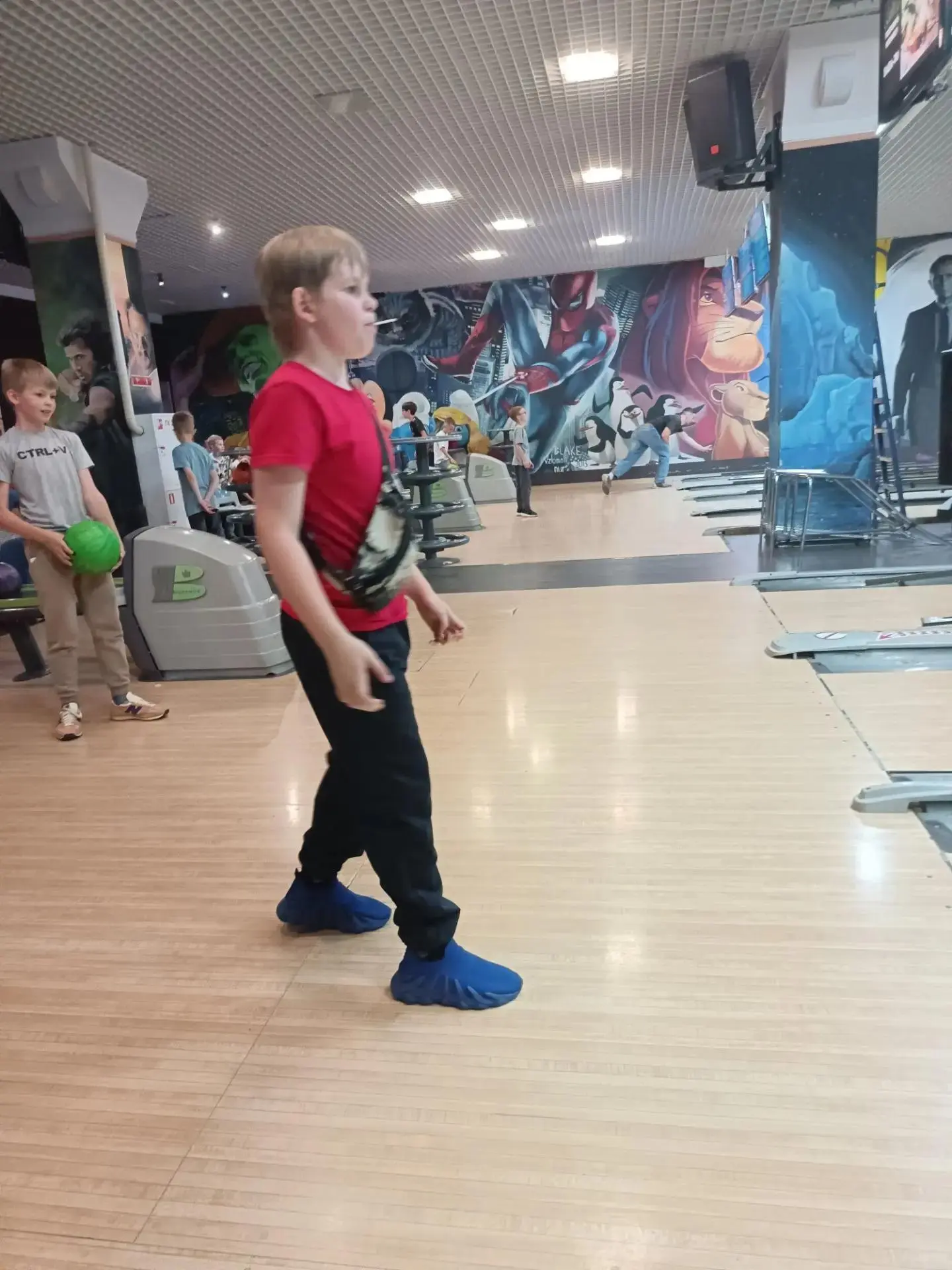 ☀️Летний лагерь в Омеге ♎
🎳 День боулинга в лагере «Омега»: азарт, улыбки и первые страйки!
       