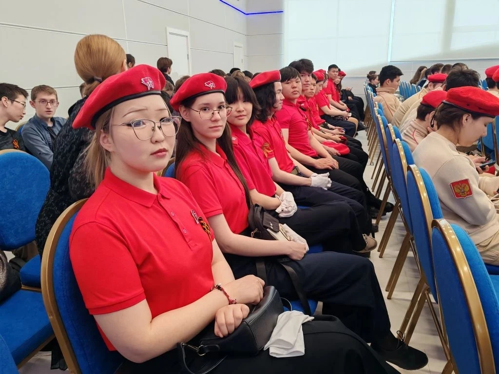 Сегодня юнармейцы отряда имени Ф.К Попова, учащиеся 11 "а" и "б" классов  посетили Республиканское м
