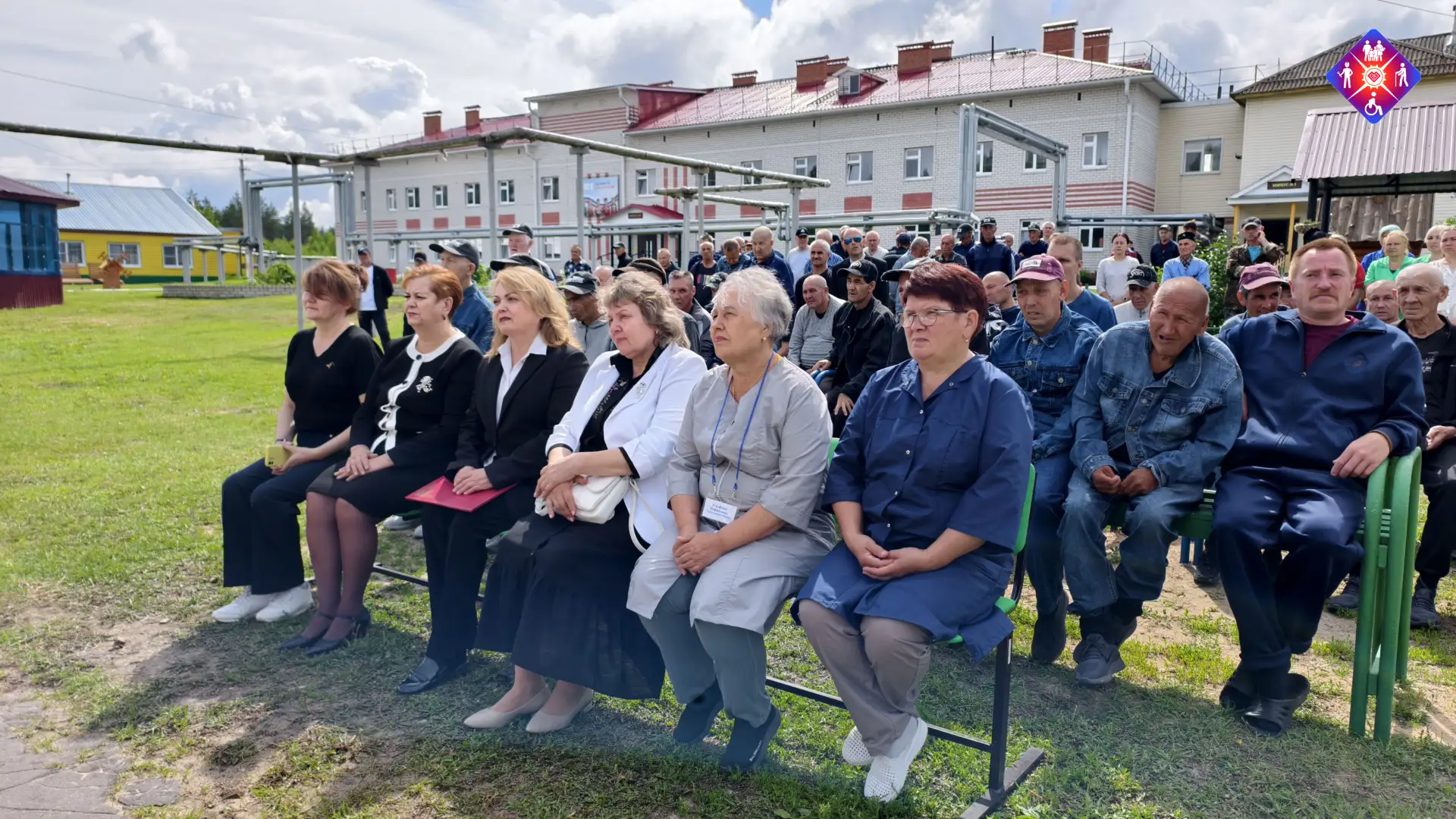 В Красностекловарском доме-интернате открыли мемориал воинам Великой Отечественной войны

 
В поселк