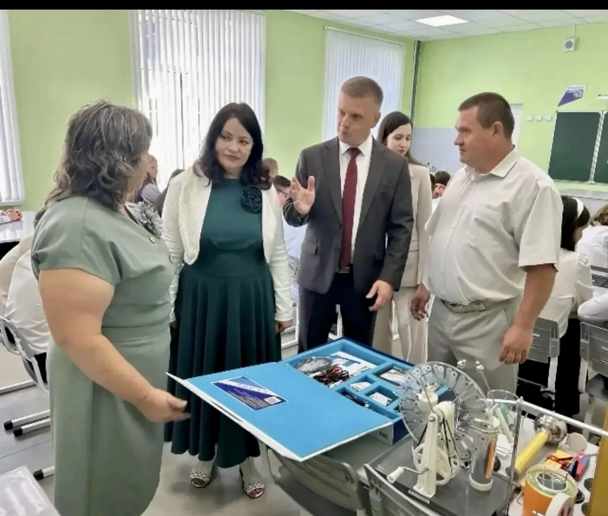 📌1 сентября в Первомайской школе открыли агроклассы и космический класс.
