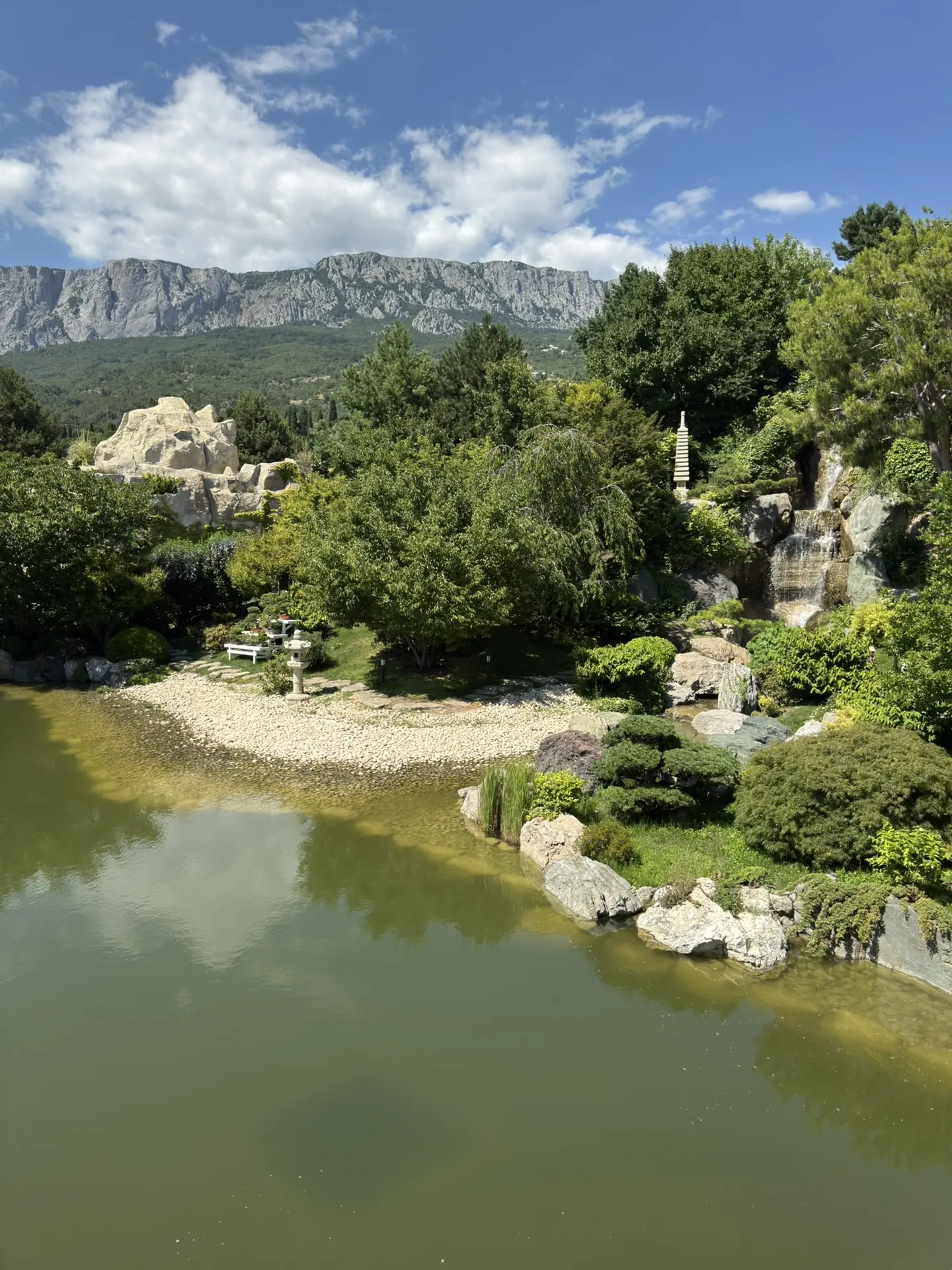 Японский сад «Шесть чувств» находится на территории курорта Mriya Resort & SPA в Крыму ...
