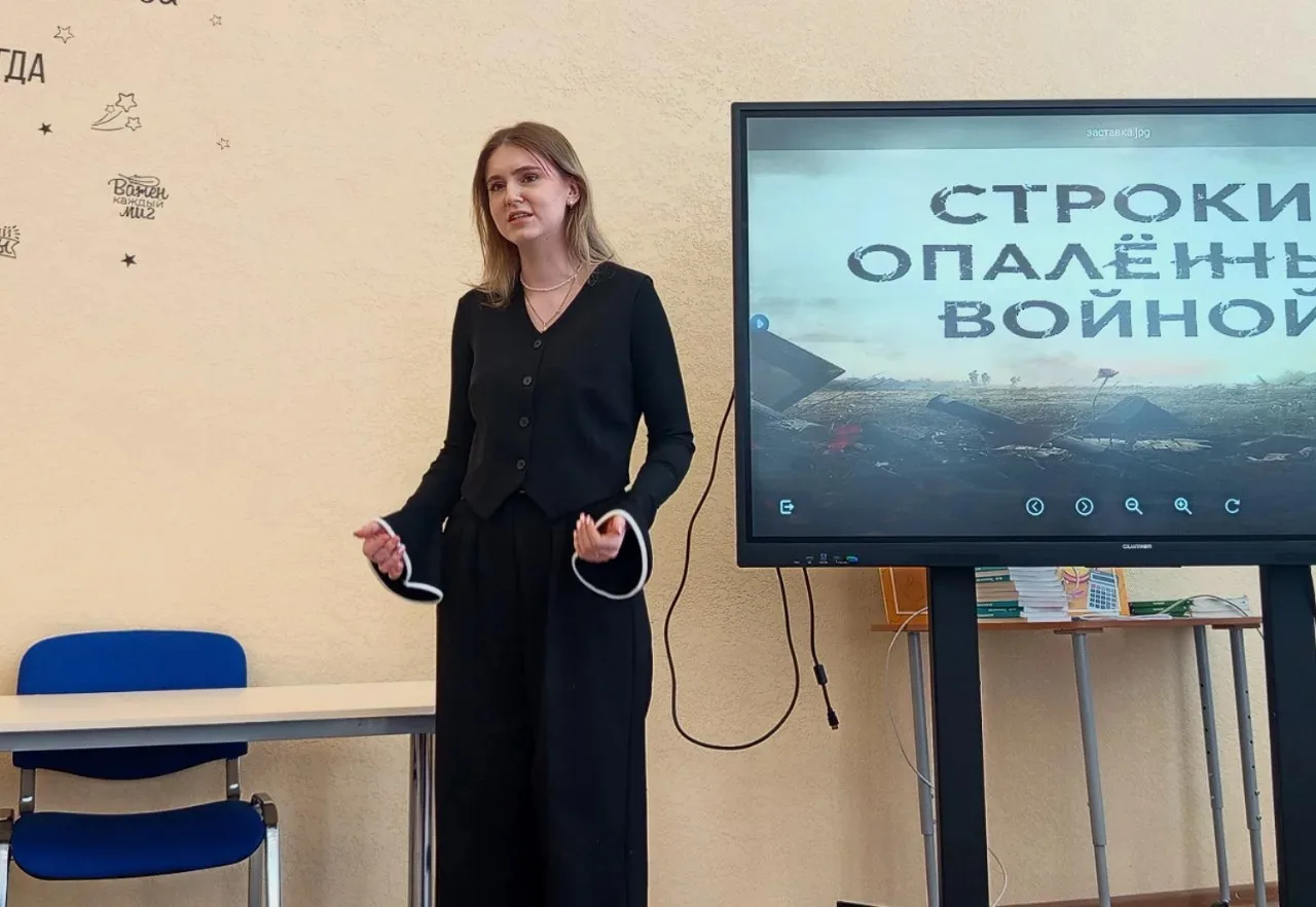 Сегодня в нашей школе было особенно тихо...🕯️  Почему? Потому что прошёл конкурс чтецов «Строки, опа