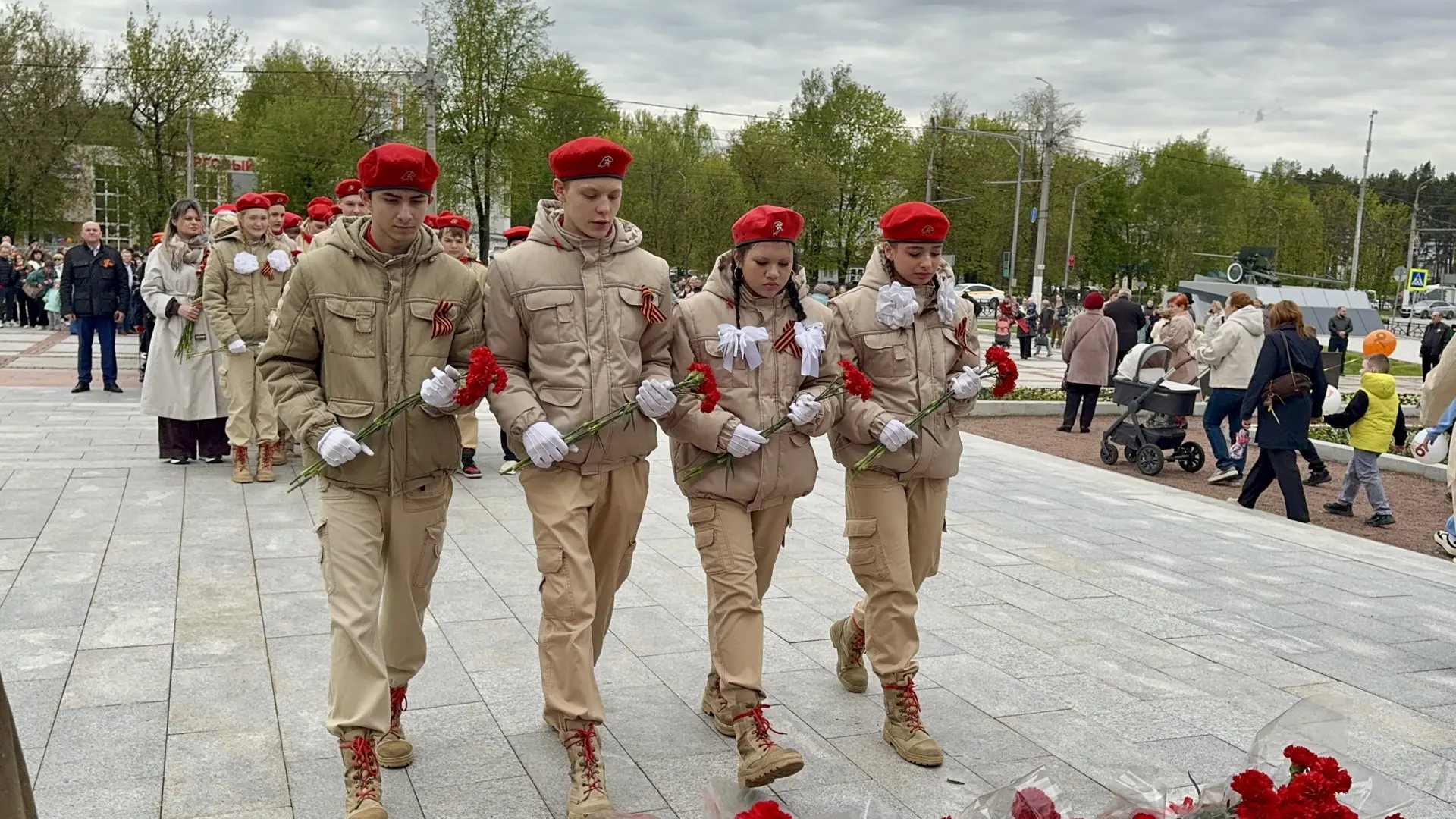 ✨Память поколений: Юнармейцы почтили подвиг героев  🇷🇺 9 мая, в День Великой Победы, юнармейцы отряд