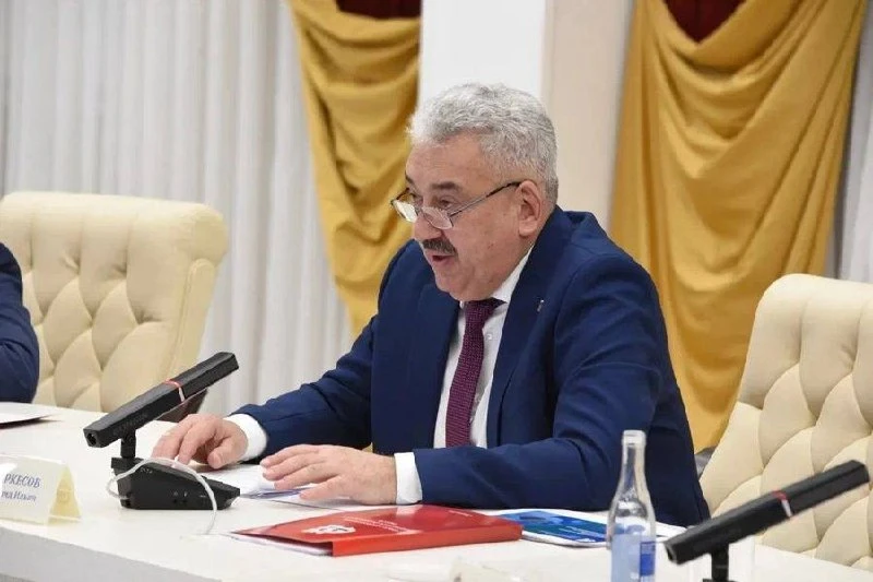 Председателем Госсовета Чувашии избран Леонид Черкесов.
