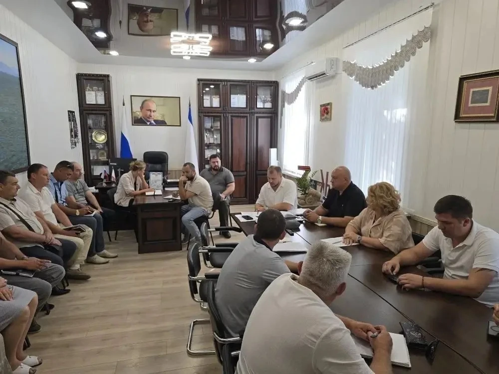 Совместно с председателем районного совета Дмитрием Мильгевским провели аппаратное сове...