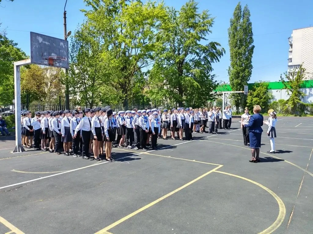 🇷🇺В преддверии Дня Победы в нашей школе состоялся традиционный смотр-конкурс «Строя и песни». Меропр