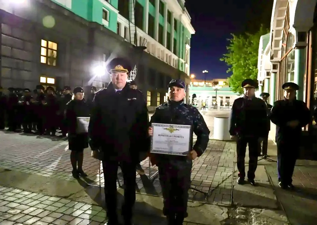 Сводный отряд полиции ГУ МВД России по Новосибирской области вернулся из командировки из Республики 