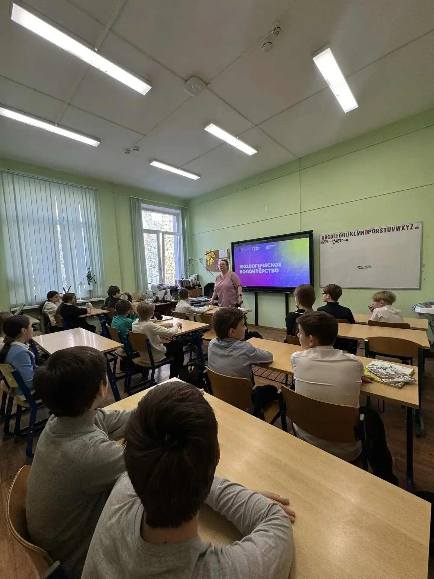Не всё, что похоже на мусор, можно сортировать, а не каждый пост — просто текст! ♻️📱  🌿 Учащиеся 5 «
