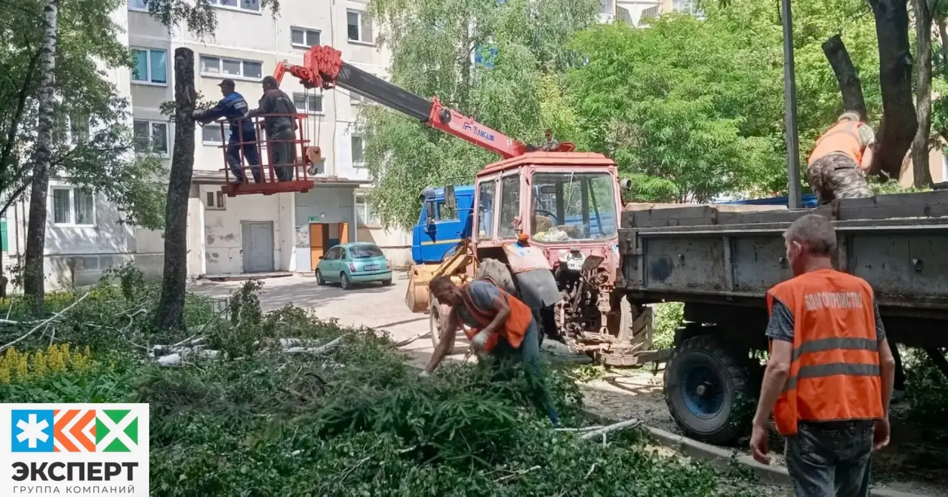 ООО УК «Партнёр» выполнила погрузку древесно-растительных остатков, по адресу: