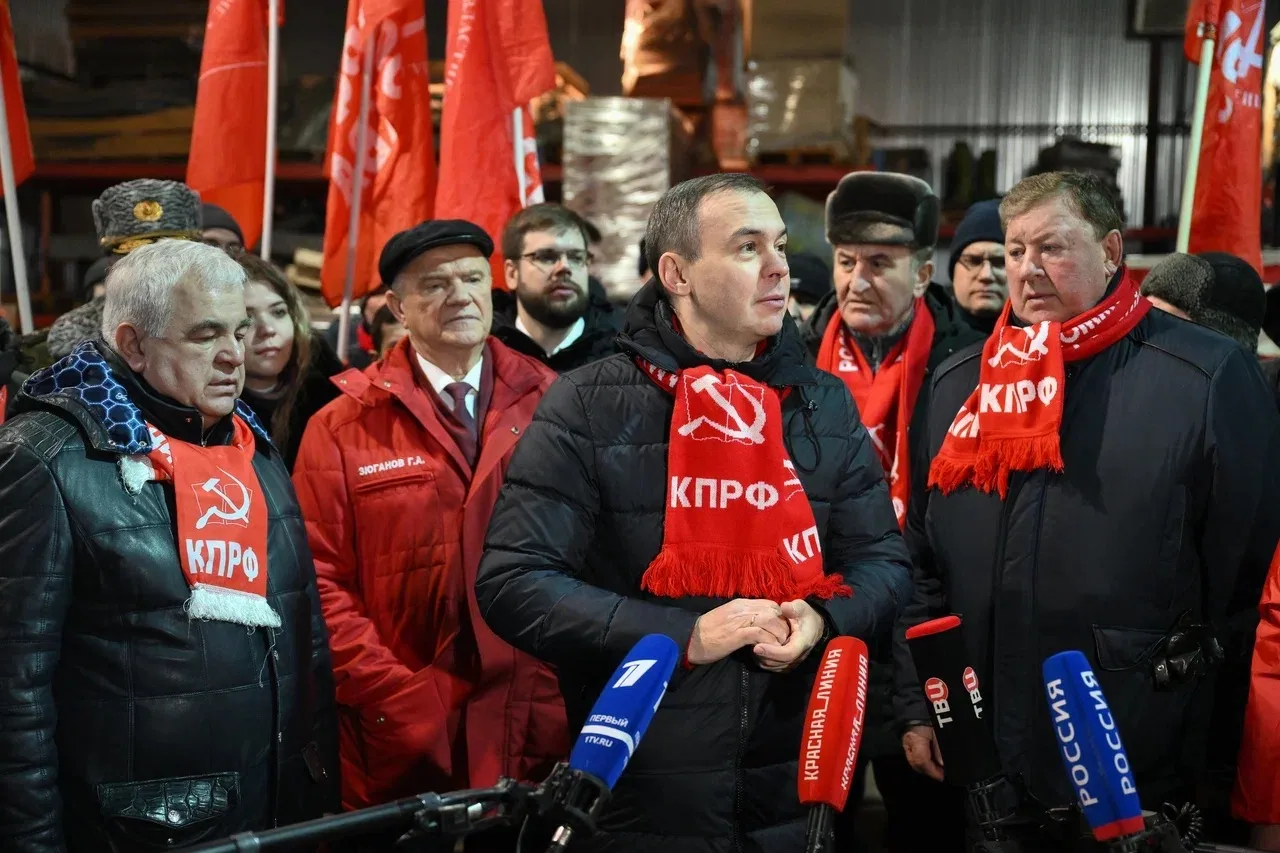 🚚🚚🚚 Сегодня с площадки совхоза имени Ленина на фронт ушёл 150-й гуманитарный конвой КПРФ.   В его со