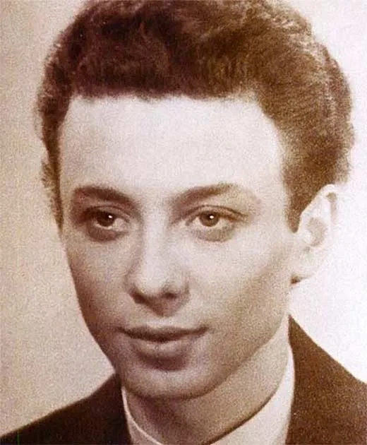 В 1963 году он получил приглашение в театр «Современник», где первые пять лет играл тол...