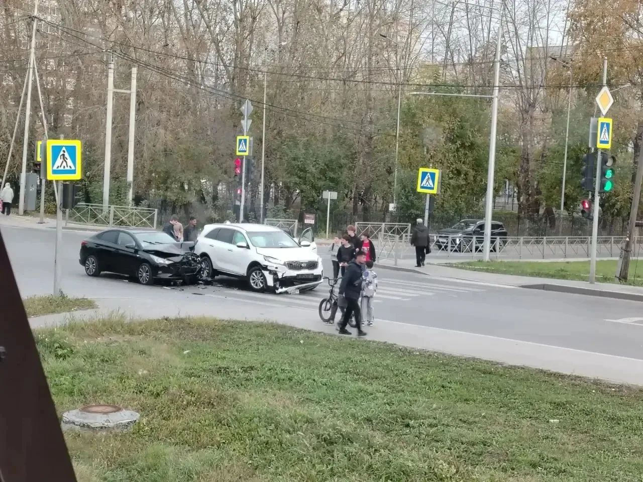 🚨 В Тюмени жители бьют тревогу из‑за опасного перекрёстка