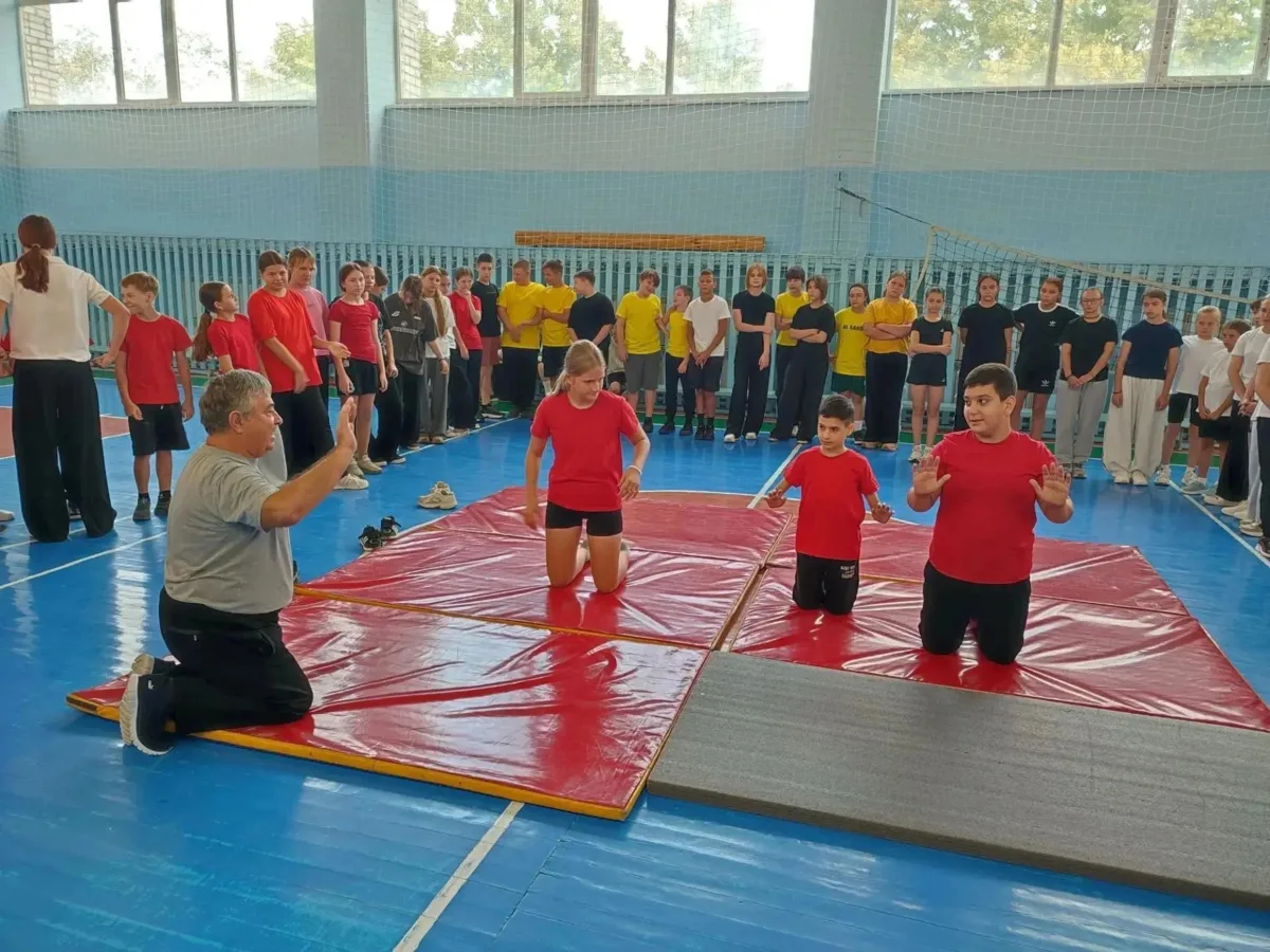 В школах Кущевского района состоялись торжественные открытия соревнований среди школьни...