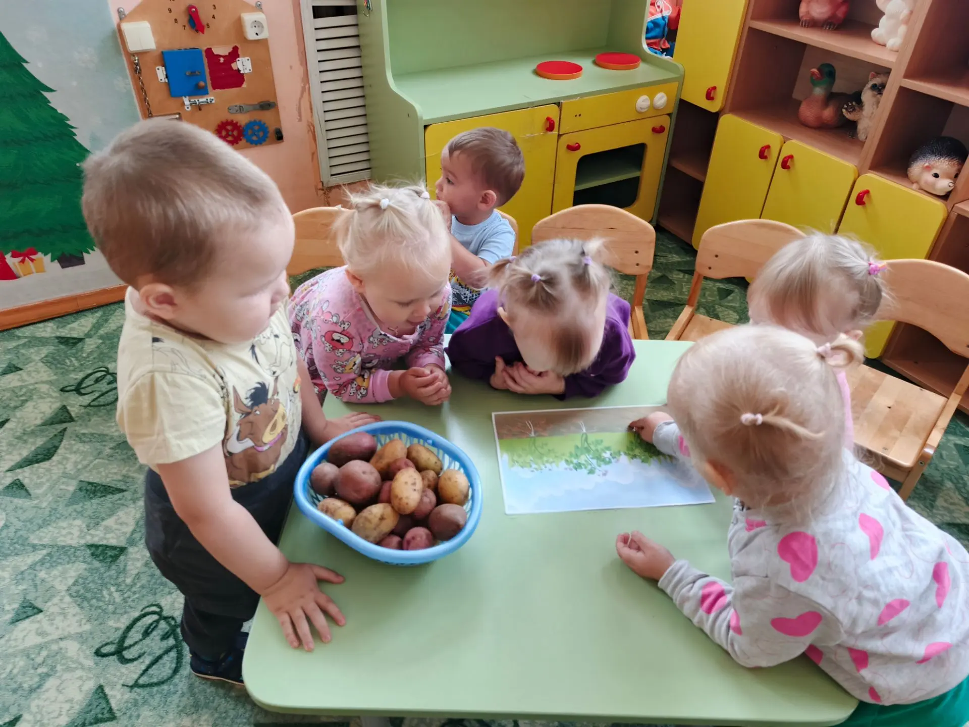 26 августа в нашей стране отмечается необычный, но очень «вкусный» праздник — День карт...