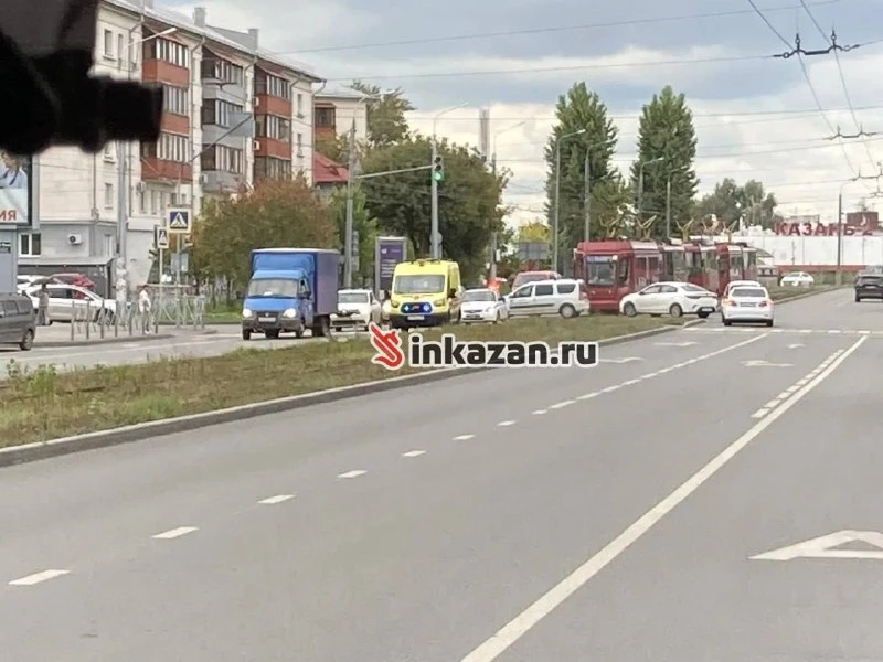 🚊 В Казани трамвай столкнулся с легковушкой