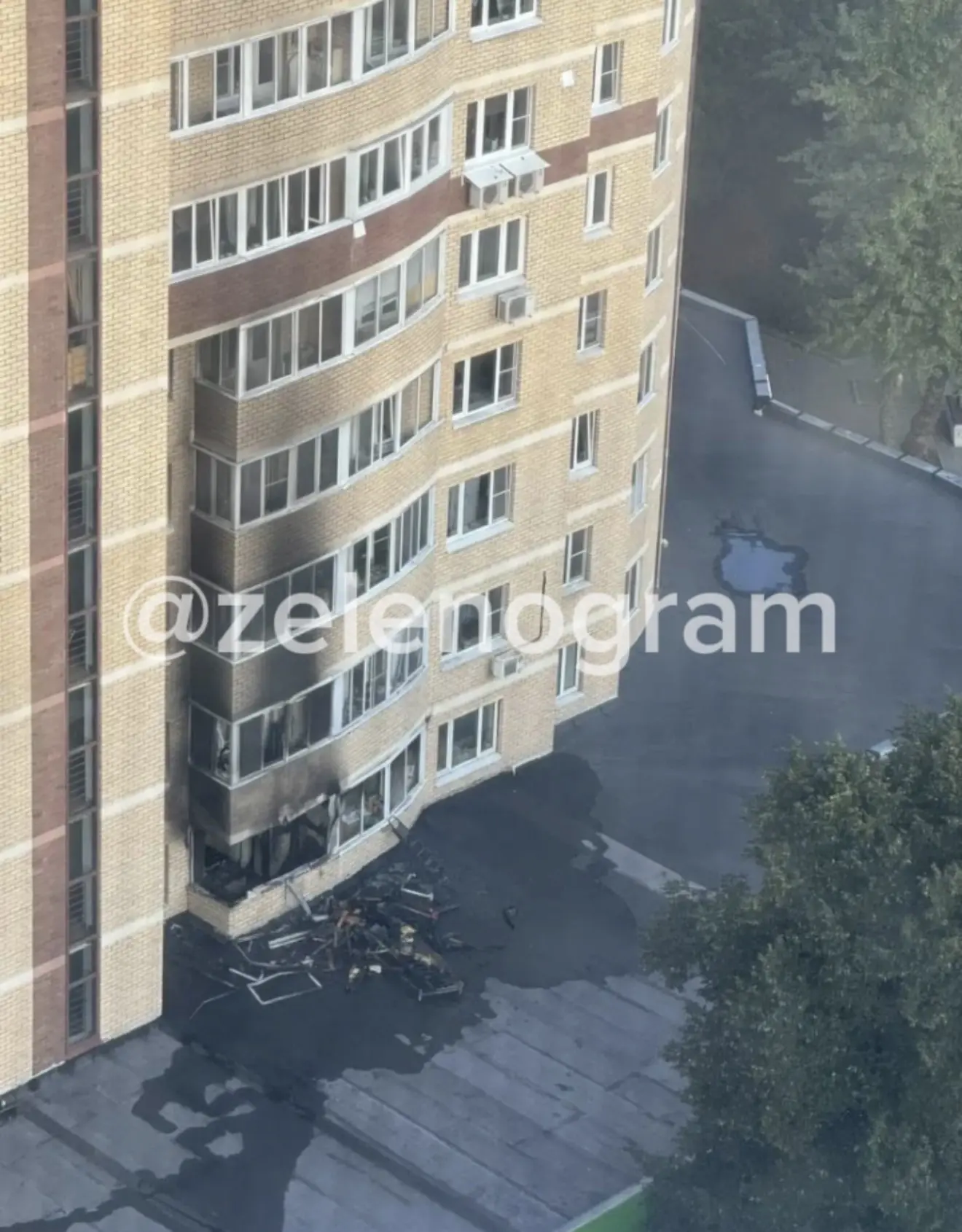 ❗️В 3-м микрорайоне ночью загорелась квартира