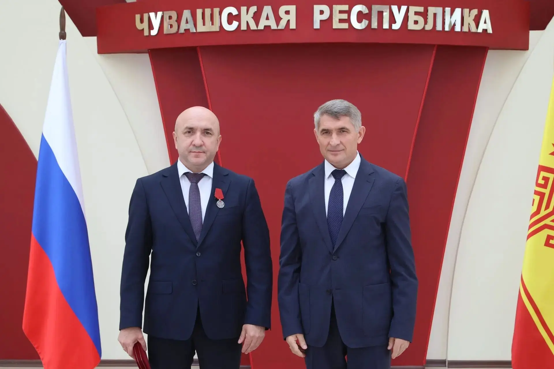Указом Владимира Путина премьер-министр Чувашии Сергей Артамонов награждён медалью орде...