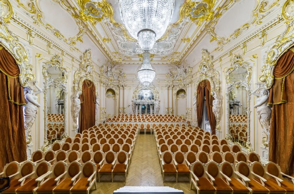 😍 НеваРяДом рекомендует: необычный театр☝ Петербурга в особняке барона фон Дервиза

💰Билеты от 300