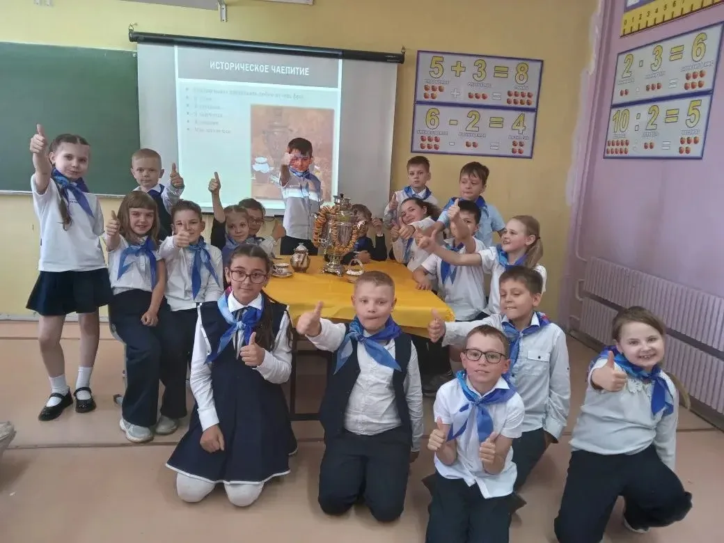 ☕️Сегодня для наших второклассников-орлят России прошло необычное занятие — «Историческое чаепитие» 