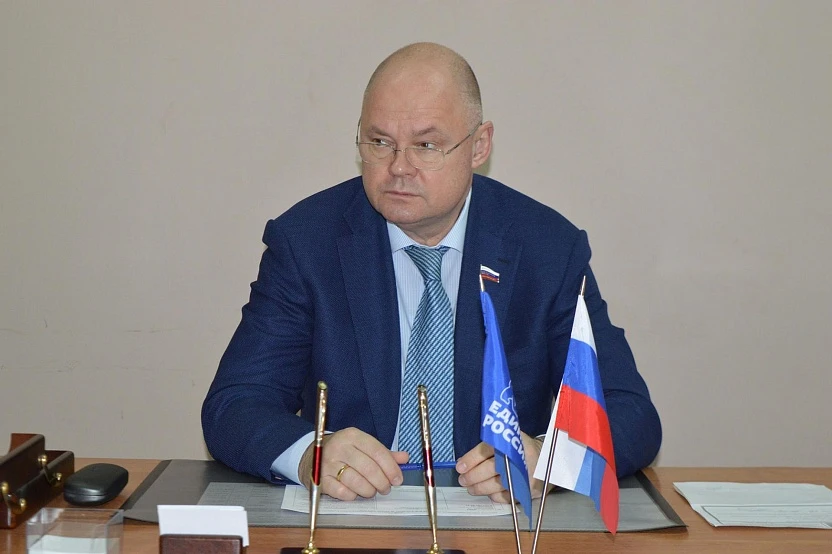 Благодаря содействию Вадима Супикова выполнена опиловка аварийных деревьев на территори...