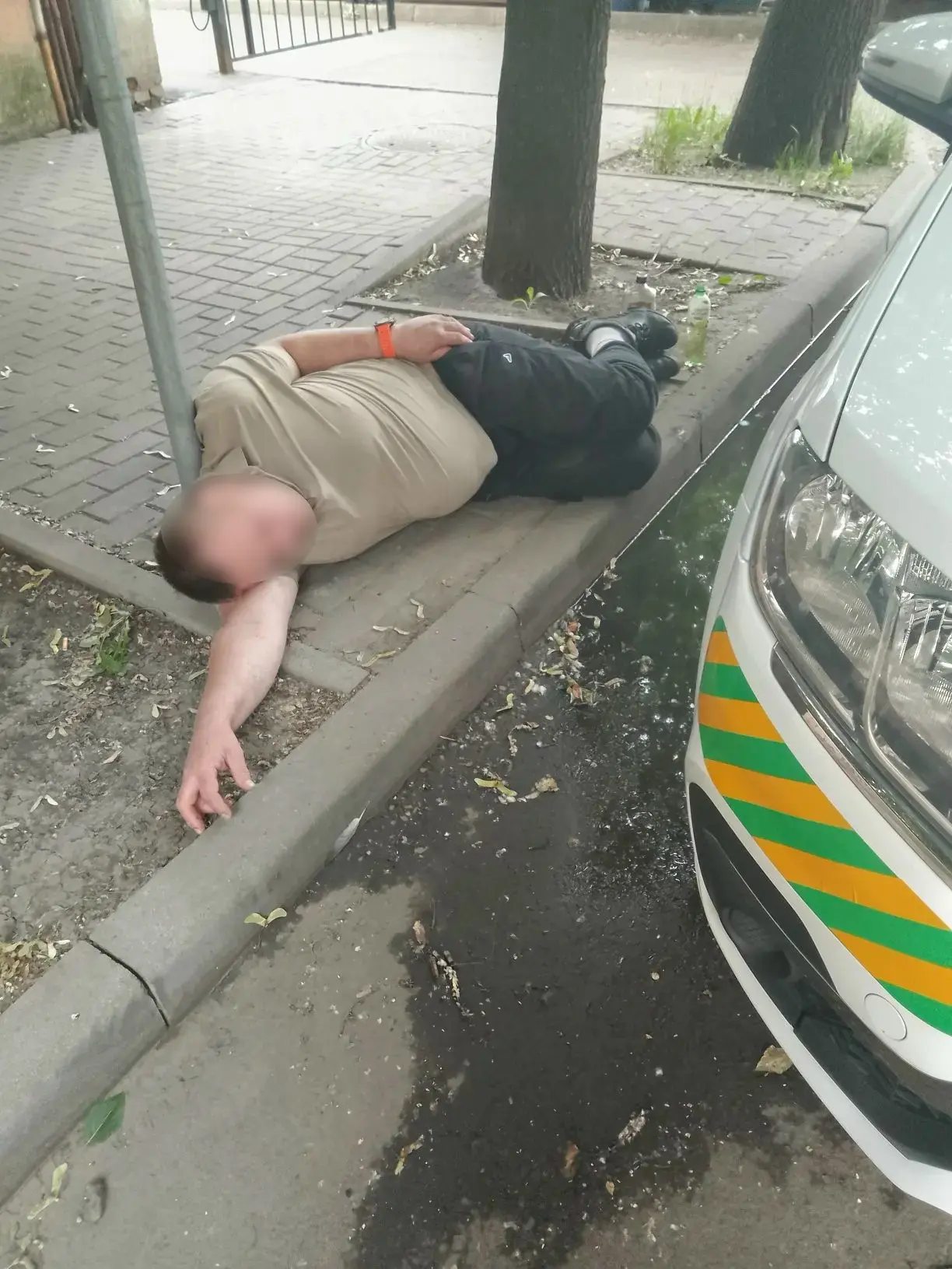 ДОСТОЙНЫЙ ПОСТУПОК!👍

Нам пишут: 

"Экипаж "Дорожного патруля" Воронежа во время патрулирования ули