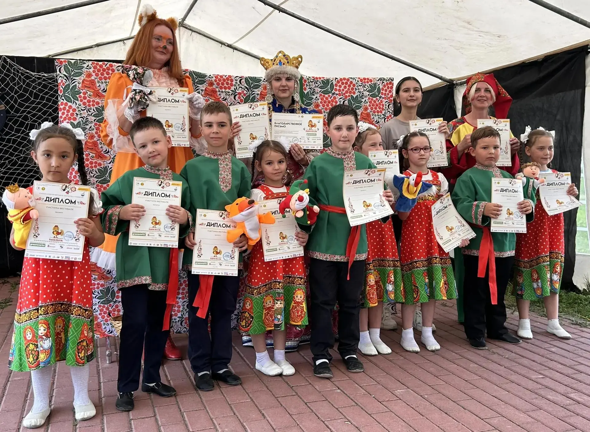 Волшебство театра ожило на XII Международном фестивале «Канитель»! ✨

11 июня наши талантливые педаг