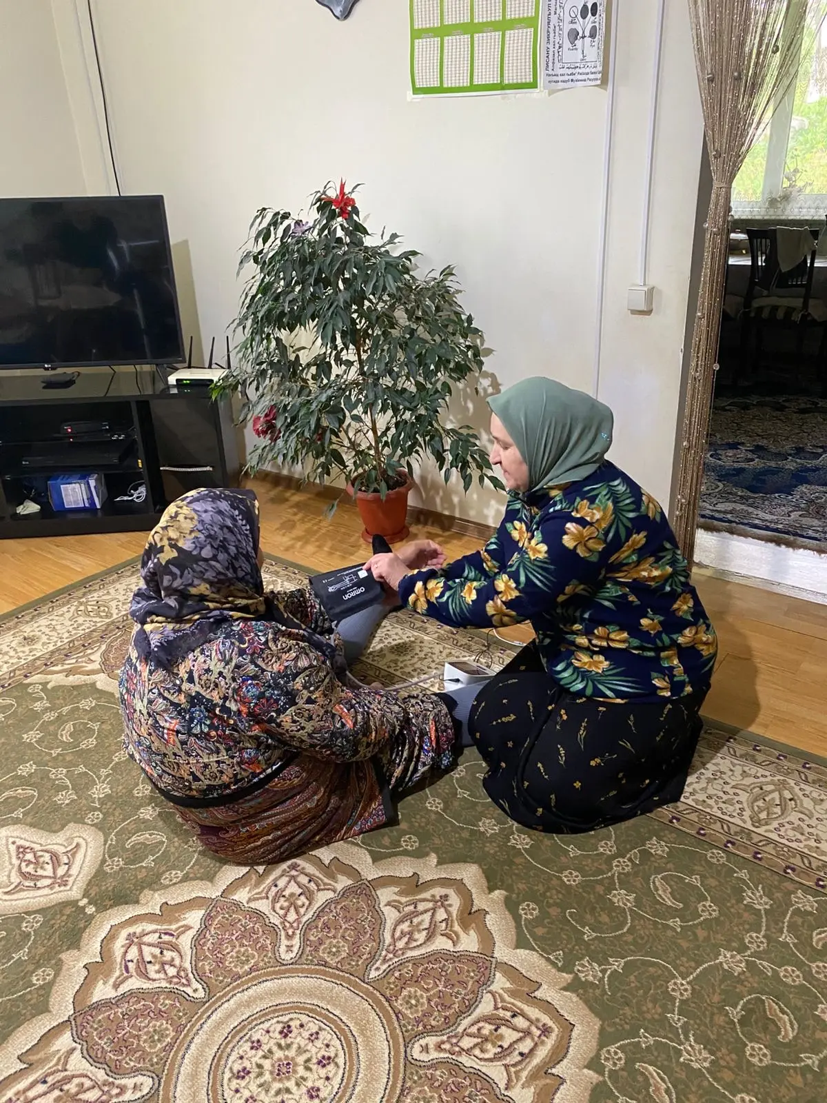 В рамках исполнения своих должностных обязанностей социальный работник из селения Генух, Юсупова Айз
