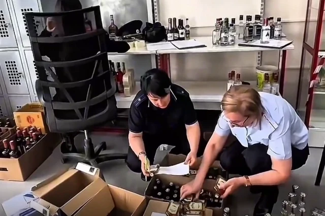Полицейские изъяли свыше 9 тысяч бутылок нелегального алкоголя

В период с 25 по 29 мая 2026 года на