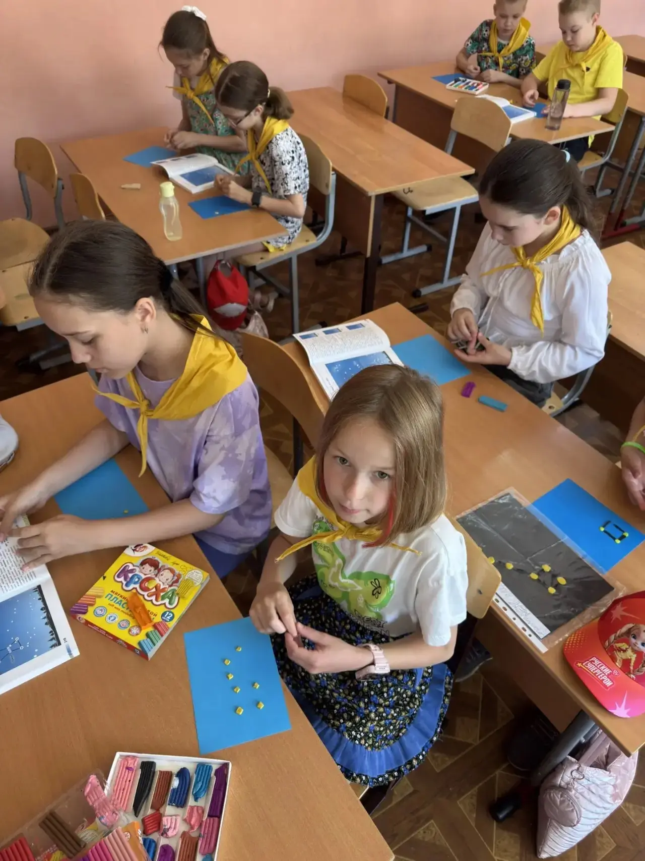🌠В рамках программы «Умные каникулы» в творческой мастерской прошло занятие, которое заставило ребя