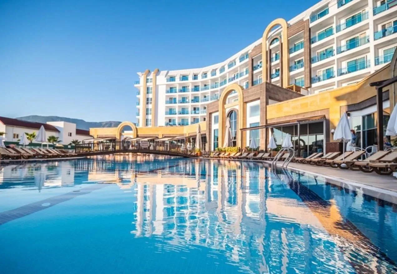 Появились выгодные туры в Турцию в классный The Lumos Deluxe Resort Hotel & Spa 5 звезд всего за 74 