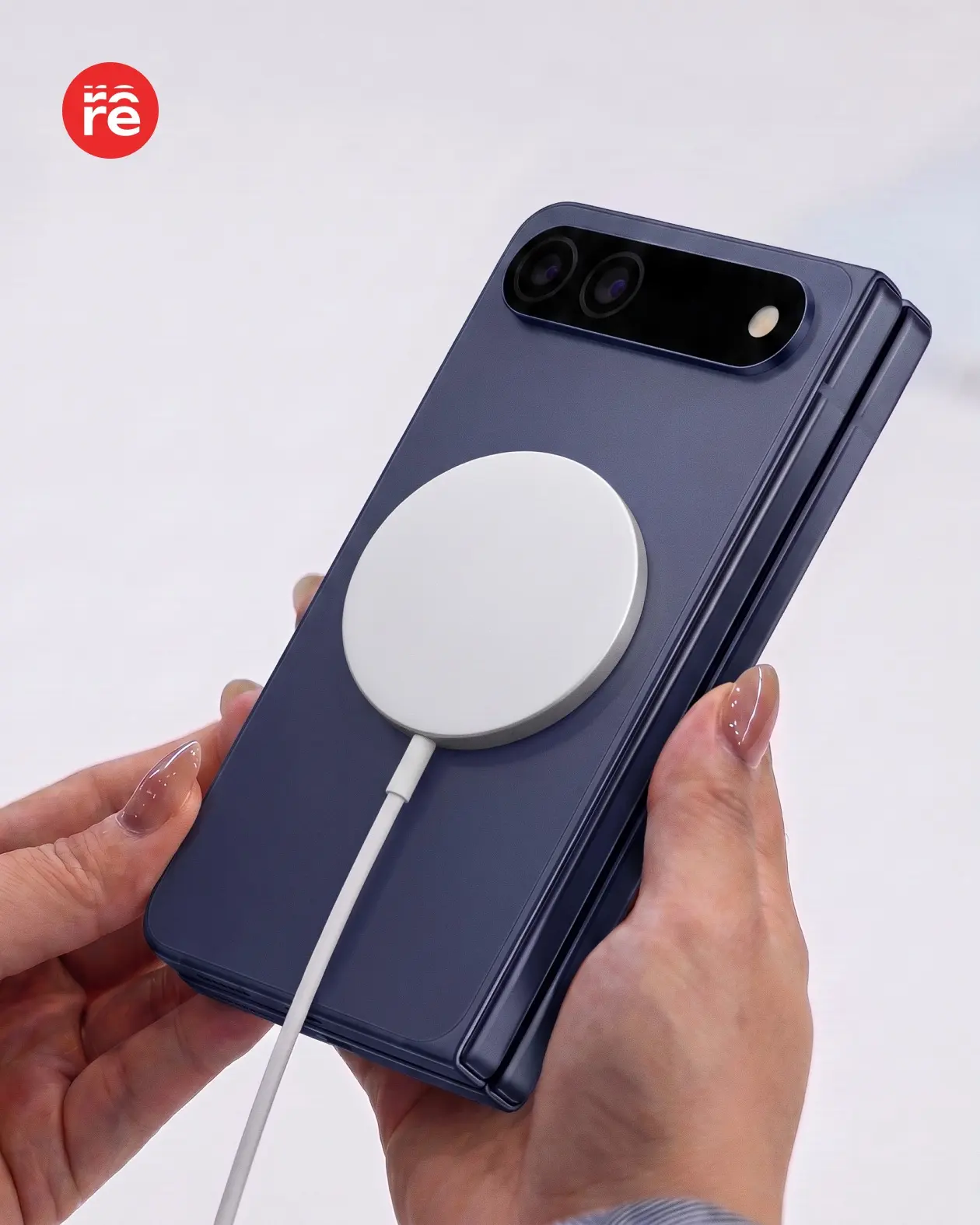Складной iPhone все-таки получит MagSafe