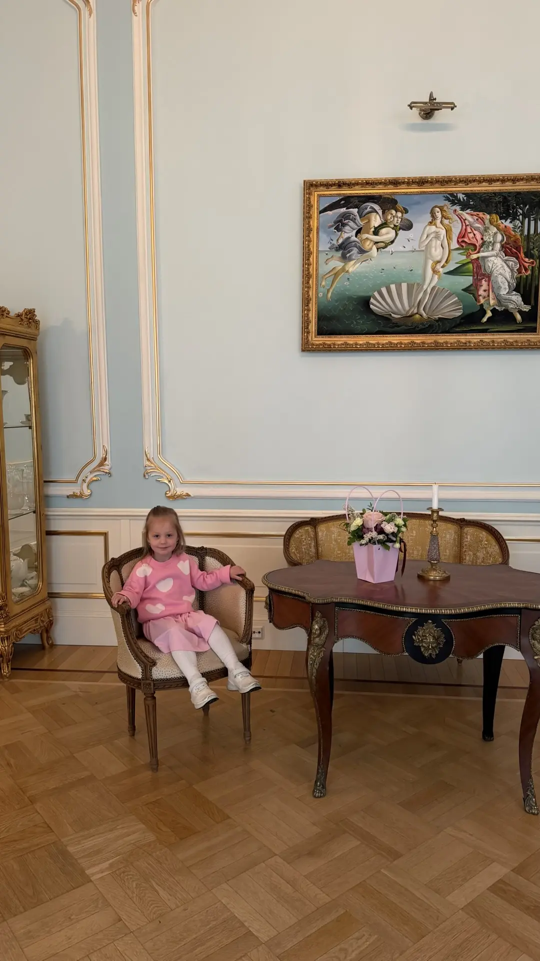 А мы сегодня на дне рождения педиатрического центра «Роддом на Фурштатской». В роддоме я родила Таис