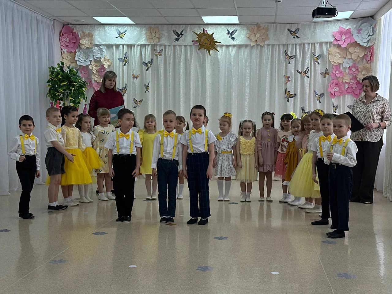 🌸🎉 Уважаемые родители и гости! 🎉🌸