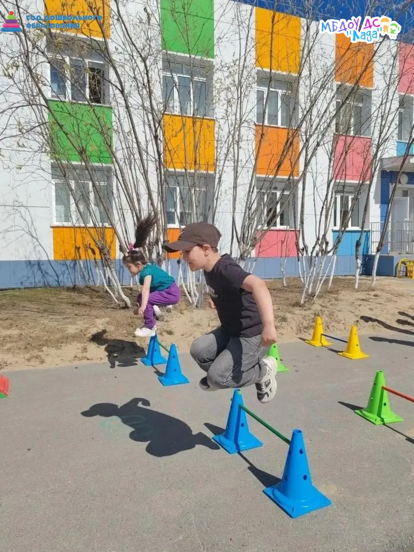 🟠🟢🟡🔵🔴🟣Дошкольники спасли лето и вернули все растерявшиеся краски!
Сегодня в нашем детском саду